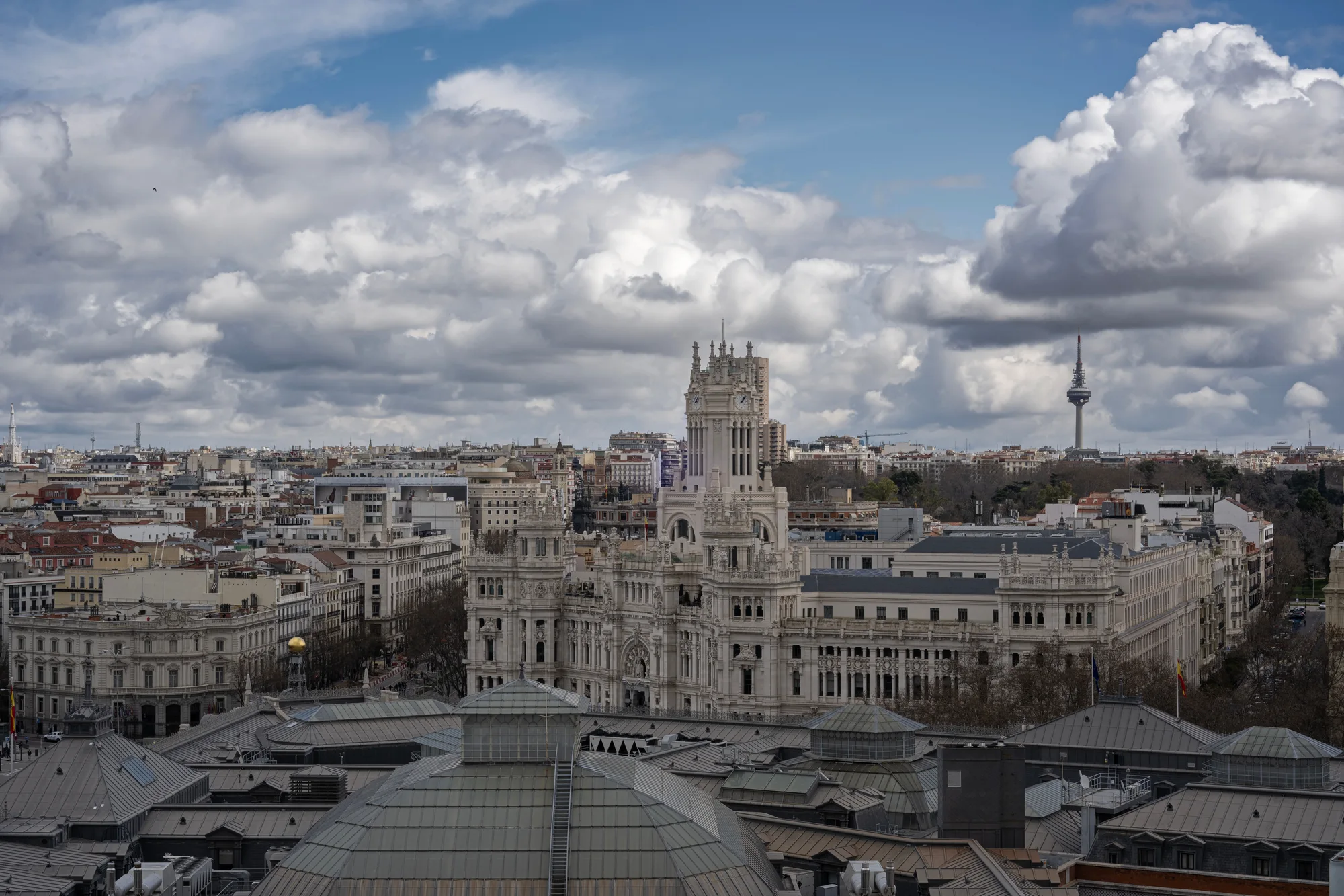 Vista panorámica de Madrid con el Palacio de Cibeles